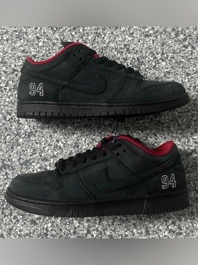 Dunk Low SB Supreme Black